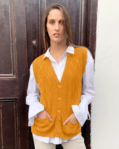 Vista 4 de TINKUY Chaleco peruano de lana de alpaca con cuello en V y rombos para mujer, S-4XL