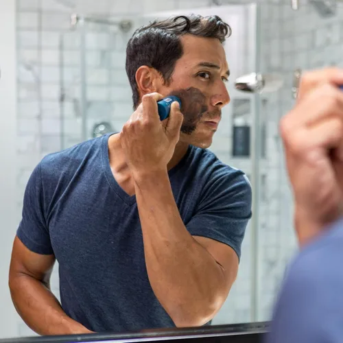 Vista 4 de Oars + Alps Kit de cuidado de la piel para hombres, el juego de regalo incluye lavado facial, rodillo de ojos e hidratante, vegano y sin gluten