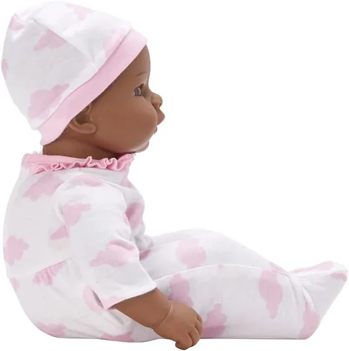 Vista 7 de Madame Alexander Muñeca Lee Middleton de recién nacido de 16 pulgadas, nube rosa, tono de piel oscuro