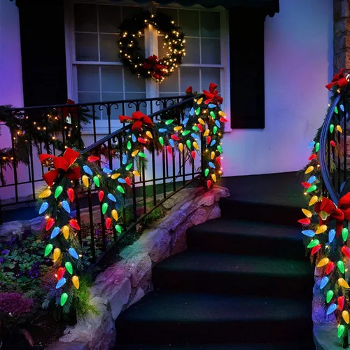 Vista 7 de HUGSVIK - Cadena de luces solares de Navidad de 39 pies, 100 LED, 8 modos, luces C6 de fresa, luces impermeables para exterior, para árbol
