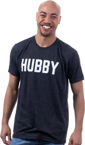 Vista 2 de Hubby Funny Dad Joke Groom Humor Matrimonio Aniversario Marido Saying Cute Dude Honeymoon Camiseta para hombre
