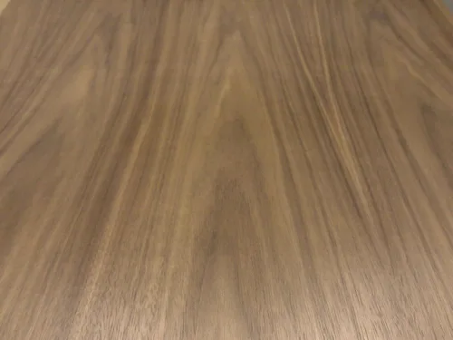 Vista 2 de Chapa de madera de nogal 48 "x 96" con adhesivo PSA Peel and Stick 4' x 8' x 1/40