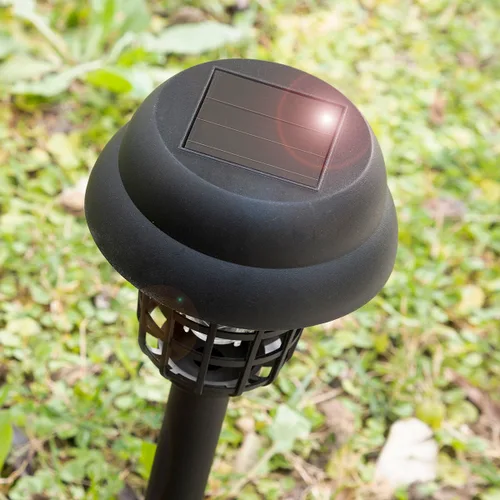 Vista 5 de Lámpara Solar Antimosquitos para Jardín Garlam InnovaGoods