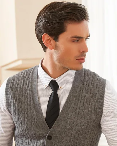 Vista 4 de Kallspin Suéter de punto trenzado para hombre, chaleco de mezcla de lana, cuello en V, con botones, sin mangas