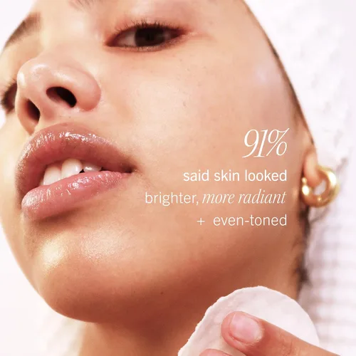 Vista 7 de First Aid Beauty - Almohadillas de Radiancia Facial con Ácidos Glicólico y Láctico, Almohadillas Exfoliantes Diarias con AHA, Poros Visiblemente Más