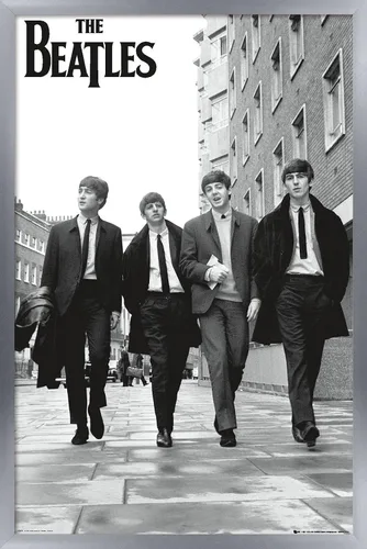 Vista 11 de Trends International The Beatles - Póster de pared "En Londres", 22.375 x 34 pulgadas, versión con marco de madera de granero