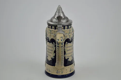 Vista 6 de Essence of Europe Gifts 0.6 litros OktoberfestHaus - Jarra alemana con tapa Das Leben Ist Ein Wurfelspiel Wir Wurfeln All Tage