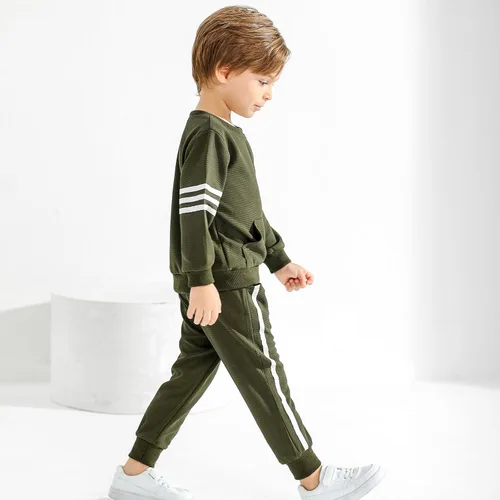 Vista 4 de Conjunto de ropa de otoño para niño pequeño, sudadera con cuello redondo y pantalones a rayas