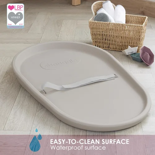 Vista 3 de Shnuggle Changing Essentials Bundle – Cambiador esponjoso de eucalipto + contenedor de pañales ecológico + mejores forros para bolsas – lavable