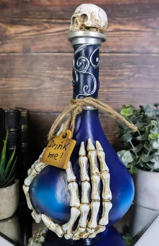 Vista 7 de Ebros Gift Wicca Occult Witchcraft Black Magic Inverted Heart Blue 'Drink Me!' Botella decorativa de poción con dedos de esqueleto, bordes plateados
