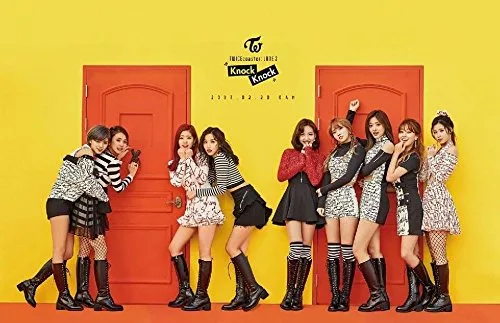 Vista 4 de TWICE TWICECOASTERLANE2 Special Album Random Ver CDPhoto CardLyrics BookStickerKnockKnockGoodsTracking Number