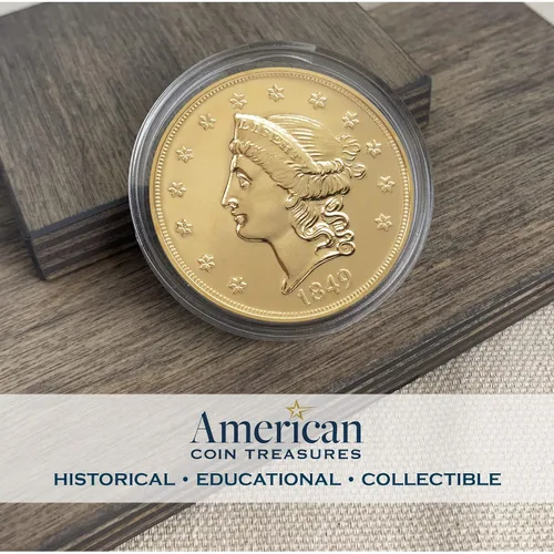 Vista 2 de 1849 P Liberty $20 Double Eagle Tributo de American Coin Treasures - Pieza de exhibición coleccionable de estado nítido con capa de oro