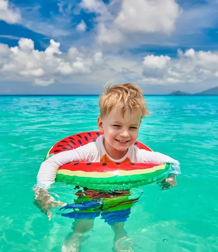 Vista 3 de Big Chill Camiseta de natación de manga corta para niños con protección UPF 50+