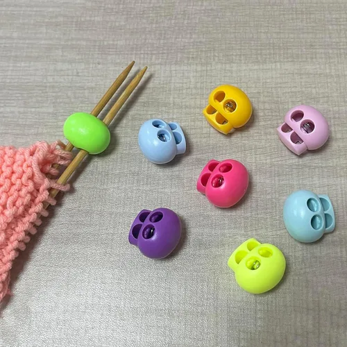 Vista 3 de SPANSEE 8 tapones de punto de punto de calaveras de colores, protector de punta de aguja de tejer, tapones de aguja de tejer, suministros de tejer