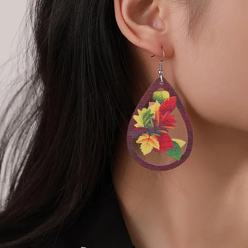 Vista 4 de Paquete de 3 pares de aretes de otoño de madera 2023 para mujeres y niñas, hojas de arce, taza de café, calabaza, girasol, juego de aretes de Acción