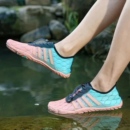 Vista 4 de Whatseaso Zapatos acuáticos para mujeres y hombres, de secado rápido, zapatos descalzos para buceo, natación, surf, aqua, caminar, playa, yoga