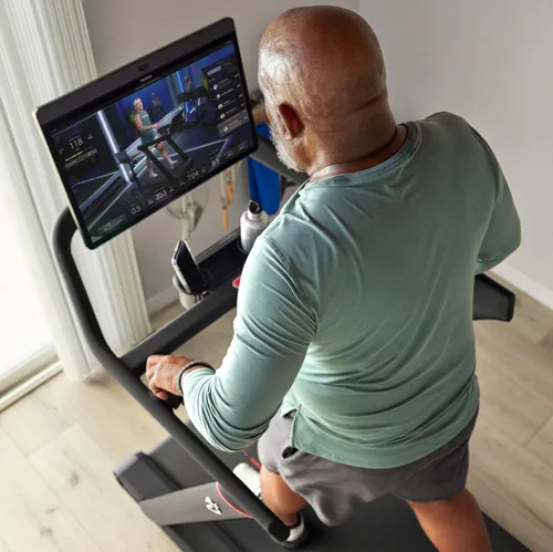 Vista 4 de Peloton Cross Training Tread, Treadmill for Running, Walking, and Hiking with Manual or Auto-Incline Options and Immersive 24” HD Touchscreen