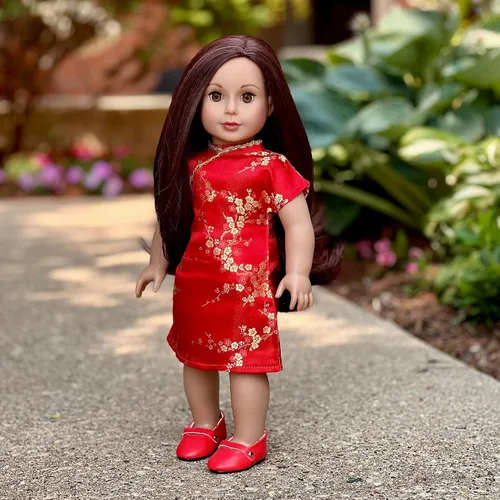 Vista 6 de Asian Beauty - Vestido tradicional asiático rojo y dorado con zapatos rojos, ropa para muñecas de 18 pulgadas (toll no incluido) Vestido