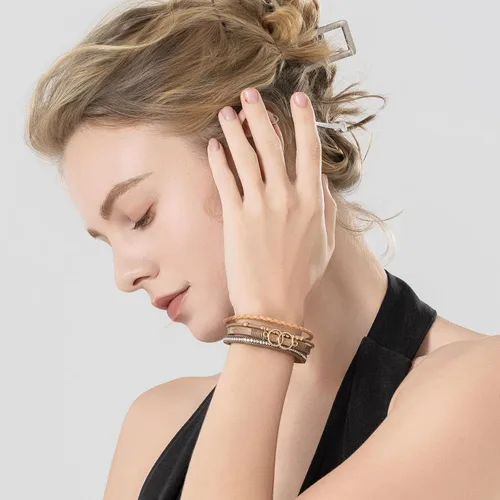 Vista 2 de FANCY SHINY Pulseras bohemias de cuero con cuentas doradas para mujer, apilables con cierre magnético