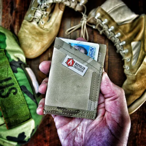Vista 3 de Recycled Firefighter Sergeant - Cartera delgada para hombres y mujeres, cartera minimalista con bolsillo frontal con clip elástico para dinero