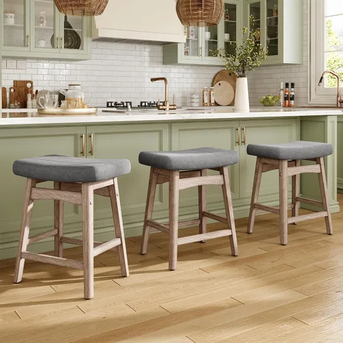 Vista 23 de MAISON ARTS Juego de 4 taburetes de bar grises para encimera de cocina, patas de madera maciza con asiento de silla de montar de piel sintética