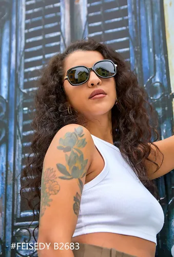 Vista 4 de FEISEDY Gafas de sol polarizadas elegantes clásicas para mujer, gafas de sol cuadradas anchas B2683