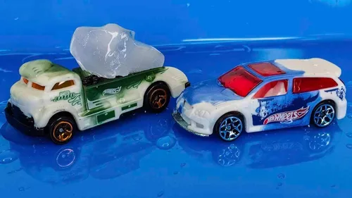 Vista 2 de Hot Wheels Cambiadores de color 2020 MIGRIG Verde/Blanco