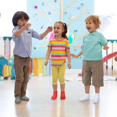 Vista 7 de 30 pares de calcetines antideslizantes para niños pequeños calcetines de tobillo antideslizantes con agarres para niños de 1 a 3 años bebés y niñas