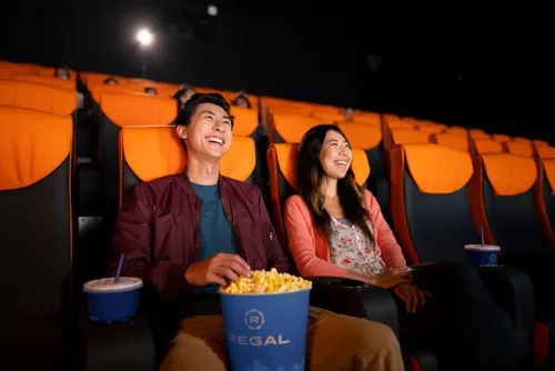 Vista 8 de Wonderbox - Experience Gift - Regal Movie – 2 Tickets, 2 Drinks & 2 Candies