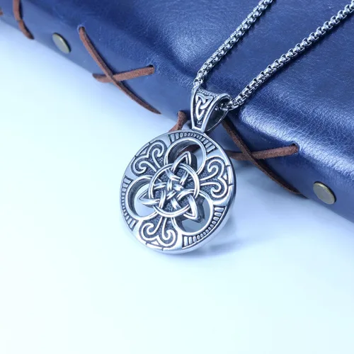 Vista 4 de Collar de nudo celta para hombre, colgante pesado sólido de doble cara de acero inoxidable con cadena