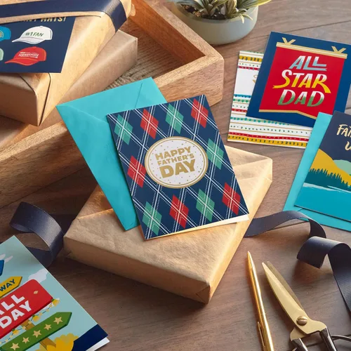 Vista 2 de Hallmark Surtido de tarjetas del día del padre (24 tarjetas con sobres, 6 diseños)