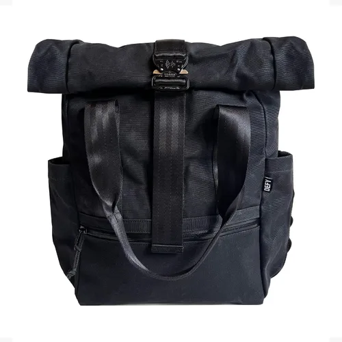 Vista 10 de DEFY Menace Backpack 2.0 Mochila de lona encerada Utilidad de 18 litros para hombres Bolsa tecnológica premium con funda para portátil de 16