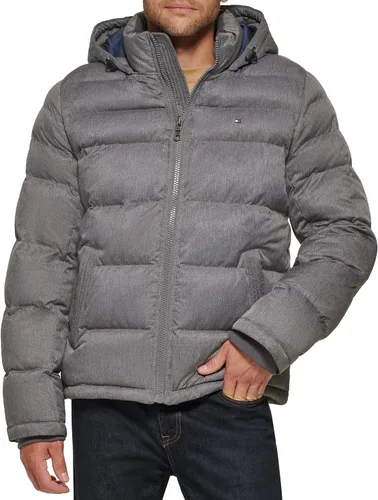 Vista 16 de Tommy Hilfiger - Chaqueta acolchada con capucha de relleno alternativo para hombre (tallas estándar y para personas grandes y altas)