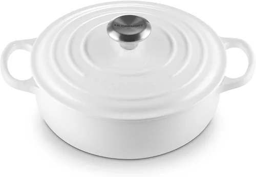 Vista 14 de Le Creuset Horno Sauteuse Signature de hierro fundido esmaltado, 3.5 cuartos, Caribe