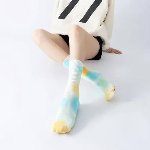 Vista 4 de Calcetines de yoga y pilates con empuñaduras para mujer, antideslizantes, coloridos, teñido anudado, acolchados, calcetines para bailar en barra