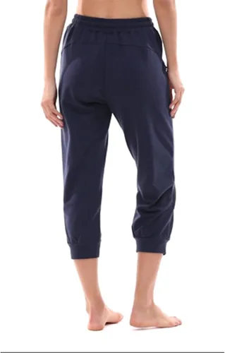 Vista 5 de KaiDi Pantalones capri para mujer, pantalones capri casuales con bolsillos, pantalones capri para yoga, pantalones de entrenamiento con cordón