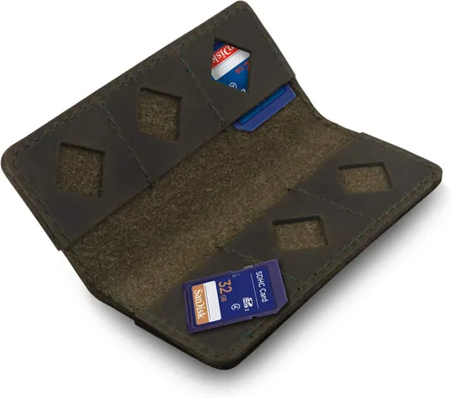 Vista 14 de MegaGear Tarjetero SD de cuero con 12 ranuras para tarjetas Camello