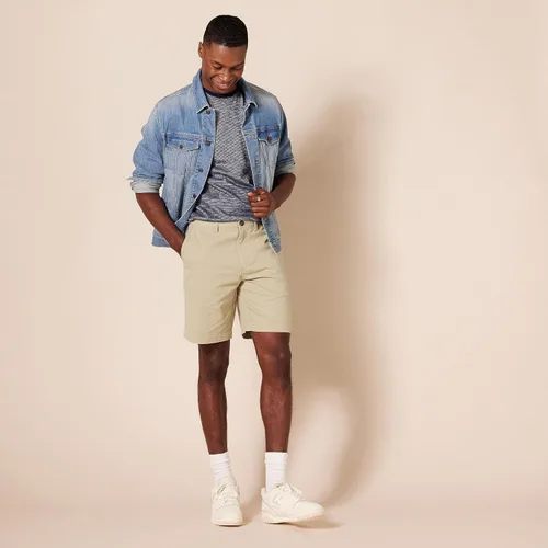 Vista 3 de Tienda Essentials Pantalones cortos chinos ajustados de 9 pulgadas para hombre
