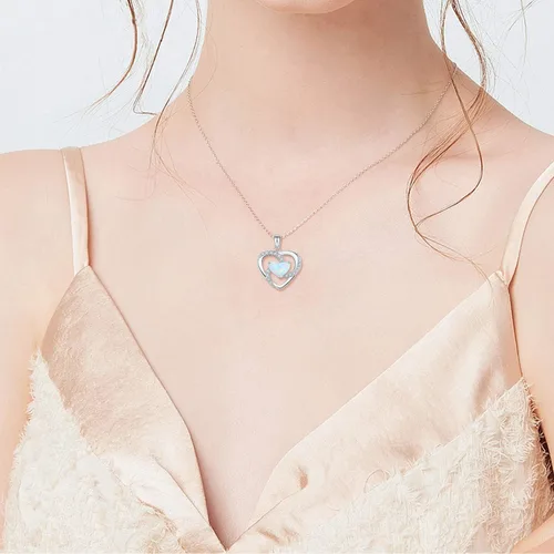 Vista 4 de Cuoka Collar con dije de corazón y estrella de luna y estrella con forma de corazón y ópalo con texto en inglés "I Love Y ou to The Moon and Back