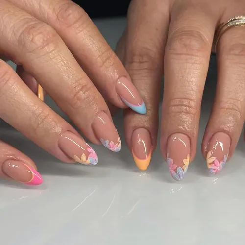 Vista 9 de Uñas postizas cortas en forma de almendra SWEKKE con punta francesa, uñas falsas con diseños de flores 3D en amarillo y rosa, uñas adhesivas