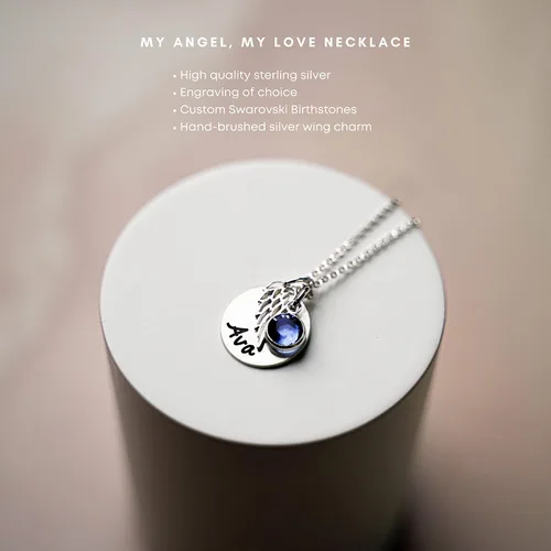 Vista 2 de Collar personalizado My Angel, My Love. Personaliza con el nombre, la palabra o la fecha de tu elección. Incluye piedra natal Swarovski, alas