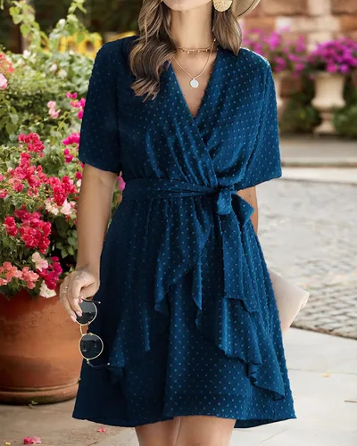 Vista 4 de BTFBM - Vestido corto de verano 2023 con cuello en V para mujer, manga corta, cintura alta, dobladillo con volantes, falso cruce
