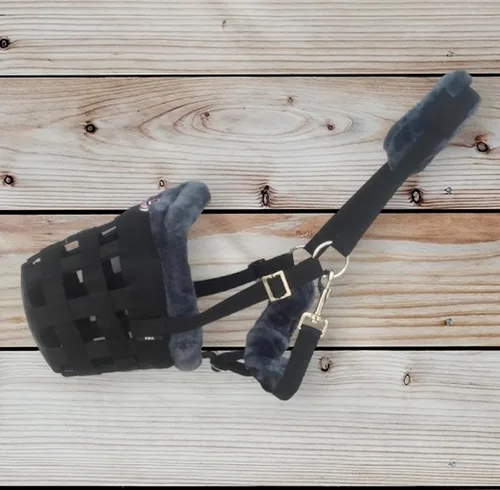 Vista 9 de Horse Grazing Muzzle Halter, Mink Fleece Padded, Multiple Sizes, Breathable (Black, Cob)