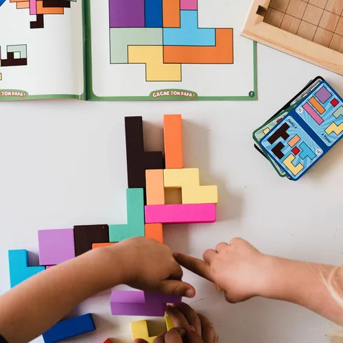 Vista 3 de Katamino Family Juego de rompecabezas de madera para niños y padres Juegos de mesa educativos para niños pequeños y niños de todos los niveles