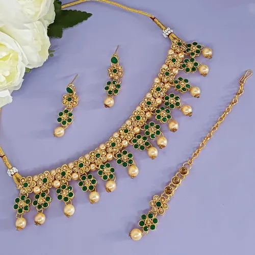 Vista 2 de Efulgenz Faux Kundan Pearl Choker Sets for Women Indian Jewelry Crystal Kundan Necklace Crystal Floral Necklace Earrings Maang Tikka Head Chain
