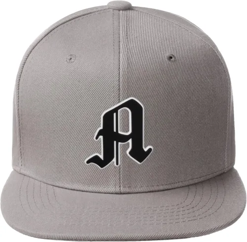 Vista 1319 de Daxton Gorra clásica con visera de billete plano con letras del alfabeto inglés antiguo de la A a la Z