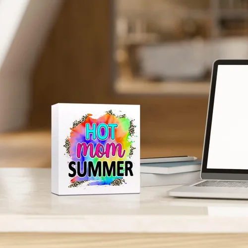 Vista 6 de Letrero de madera de verano con texto en inglés "Hot Mom", diseño rústico de leopardo de verano, decoración de escritorio para casa costera, playa