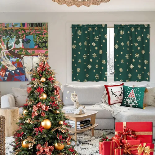 Vista 3 de Cortinas de Navidad de Nivel con Estampado de Copos de Nieve Dorados en Papel Aluminio - 36 Pulgadas de Largo, Cortinas Verdes con Bolsillo