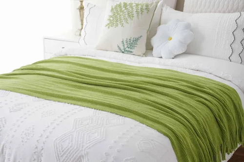 Vista 7 de BATTILO HOME Manta verde manzana para sofá, suave manta de punto de chenilla con borlas para la decoración del hogar, manta verde primavera