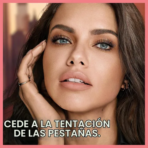 Vista 4 de Máscara de pestañas lavable de Maybelline Total Temptation. Negro más negro. 0.27 oz oz., lavable Negro café.